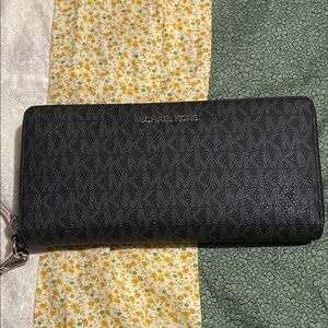 Michael Kors Textured Black Wallet